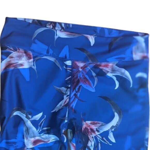 Blue Floral Leggings Fit Size Medium - Picture 2 of 2